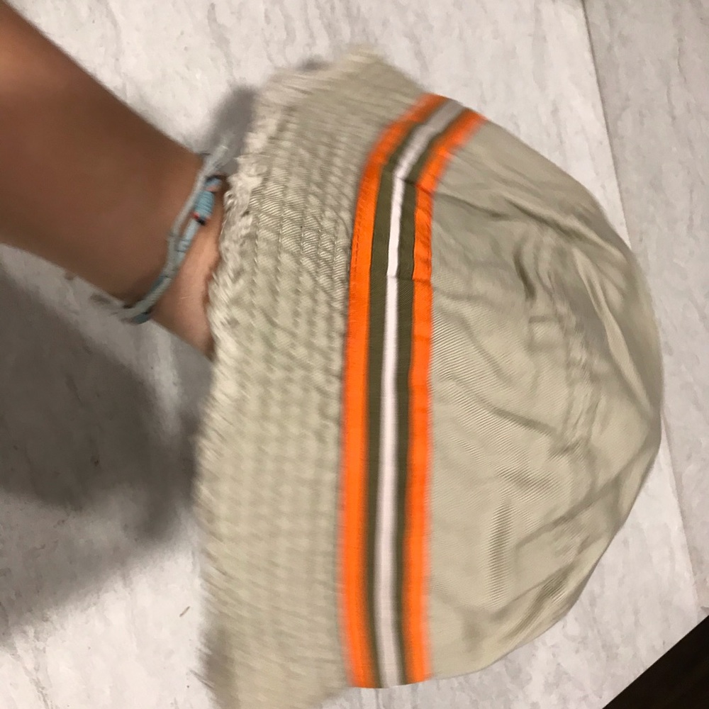 Bucket hat